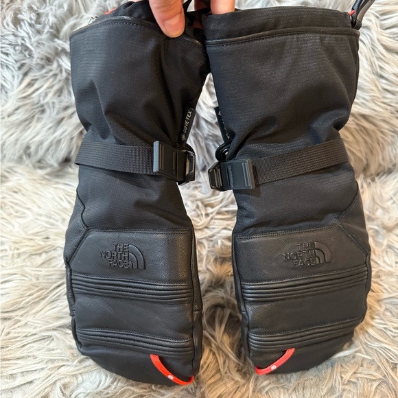 M’s Medium/W’s Large - The North Face Summit Series Patrol Gore-Tex Mitts - Picture 6 of 9